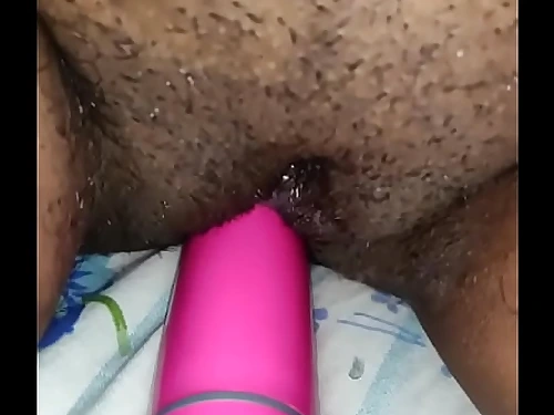 Tamil Wife wank using vibratior